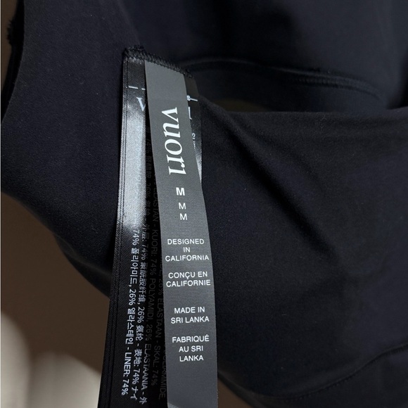 Vuori AlITheForm Bra in Black - Picture 5 of 6